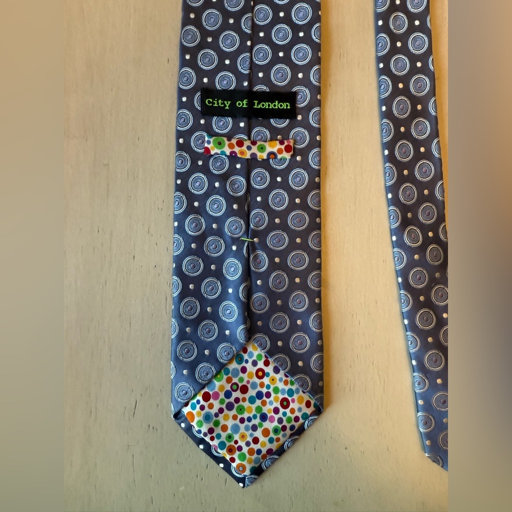 Vintage EUC Sky Blue City of London necktie (prettier in person) - Picture 8 of 8